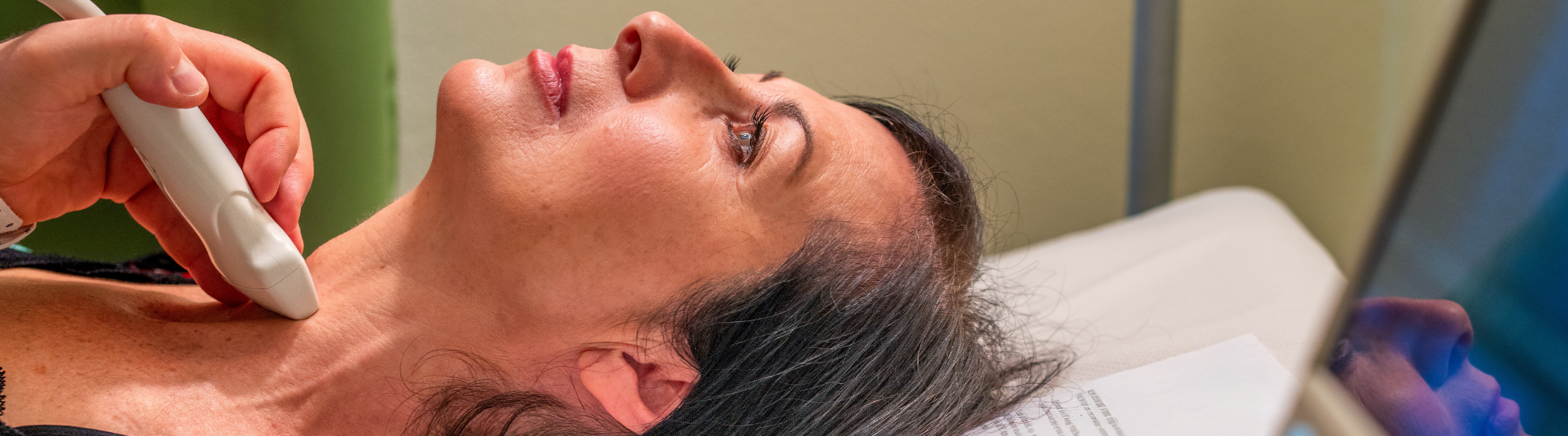 Ecografía de tiroides para diagnóstico diferencial entre hipotiroidismo e hipertiroidismo